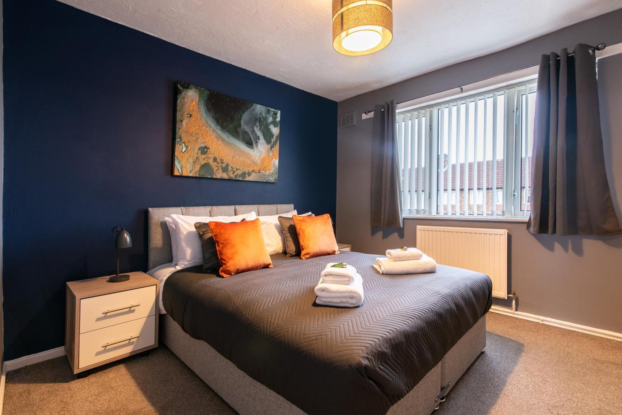 3 Bed Apartment - Perfect For Contractors Near Liverpool Airport Hale  外观 照片